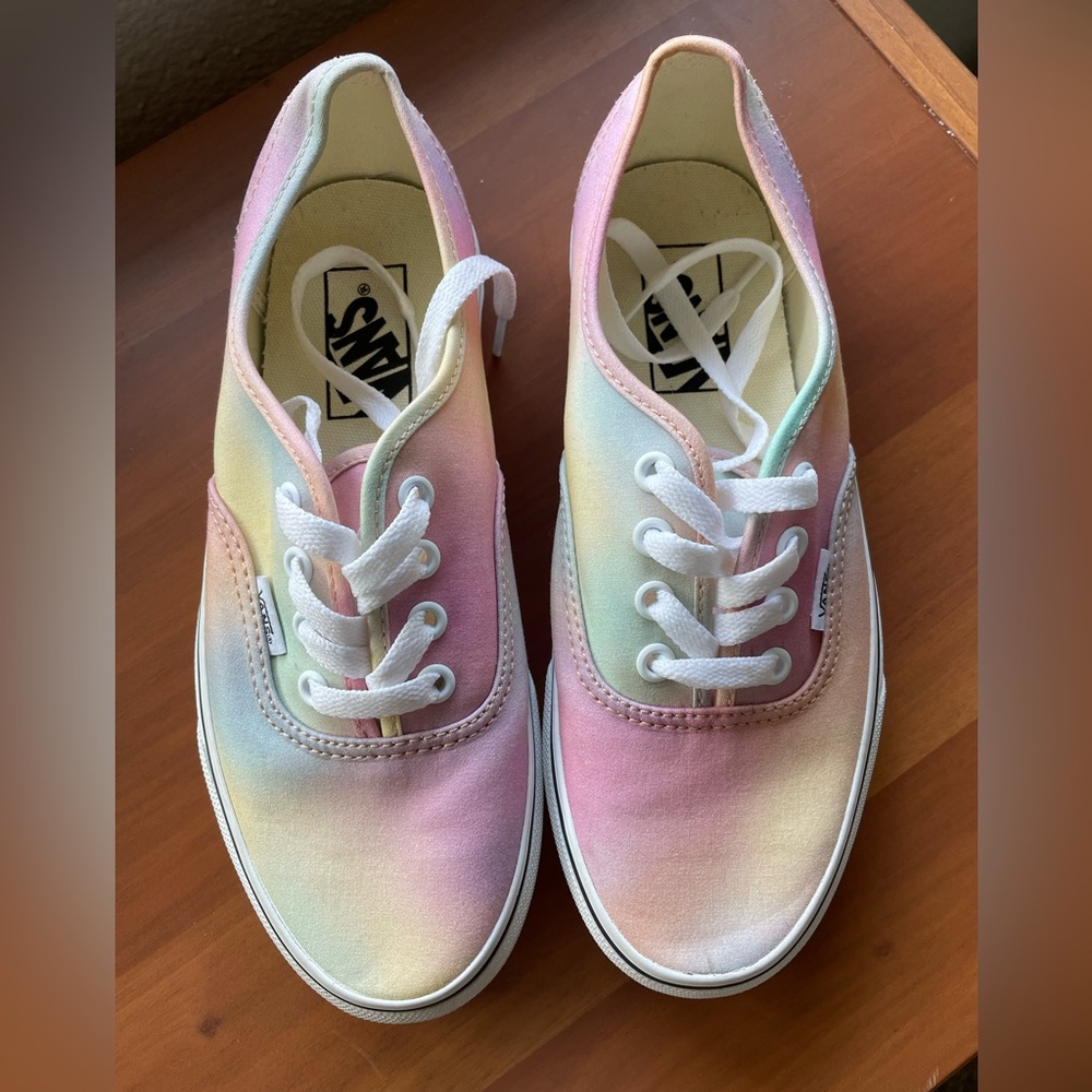 Never Worn Women’s Rainbow Vans! Style: Authentic
